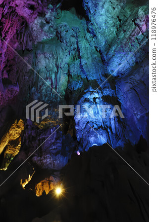 The inside of Akiyoshi Cave, a special natural monument, is colorfully lit up 118976476