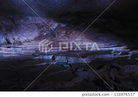 Akiyoshido Cave, a special natural monument, is colorfully illuminated with 100 plates Akiyoshido Cave, a special natural monument, is colorfully illuminated with 100 plates 118976537
