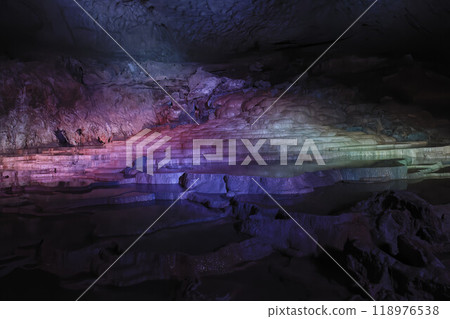 Akiyoshido Cave, a special natural monument, is colorfully illuminated with 100 plates Akiyoshido Cave, a special natural monument, is colorfully illuminated with 100 plates 118976538