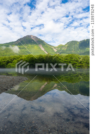 Kamikochi Taisho池塘的風景 Kamikochi Taisho池塘的風景 118978248