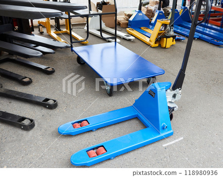 Pallet jacks in store Pallet jacks in store 118980936