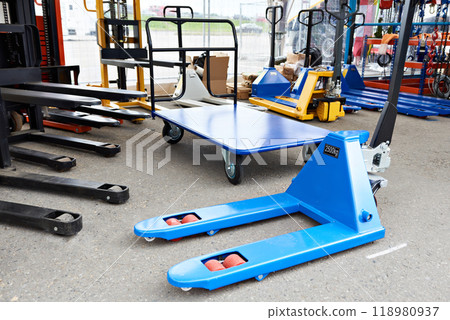 Pallet jacks in store Pallet jacks in store 118980937