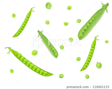 Green wet raw peas vegetable on a white background. Seamless pattern 118981233