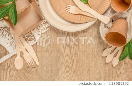 Kraft paper eco food packaging, craft disposable tableware. recyclable paperware, zero waste packaging concept. eco-friendly 118981392