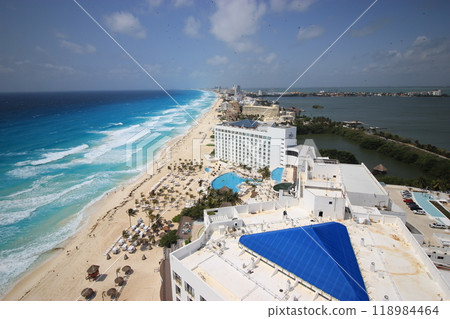 Cancun, Mexico's top resort loved around the world for its blue sea and pure white sand! All-inclusive hotel stay Cancun, Mexico's top resort loved around the world for its blue sea and pure white sand! All-inclusive hotel stay 118984464