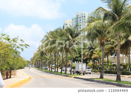 Cancun, Mexico's top resort loved around the world for its blue sea and pure white sand! All-inclusive hotel stay 118984469