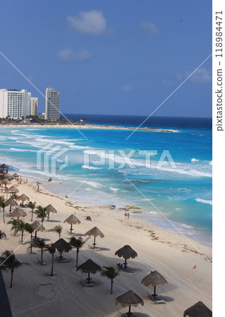 Cancun, Mexico's top resort loved around the world for its blue sea and pure white sand! All-inclusive hotel stay 118984471