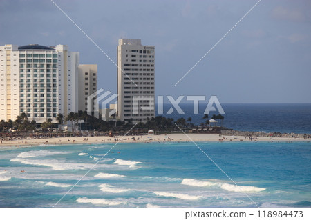Cancun, Mexico's top resort loved around the world for its blue sea and pure white sand! All-inclusive hotel stay 118984473
