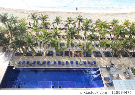 Cancun, Mexico's top resort loved around the world for its blue sea and pure white sand! All-inclusive hotel stay Cancun, Mexico's top resort loved around the world for its blue sea and pure white sand! All-inclusive hotel stay 118984475