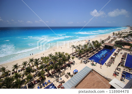 Cancun, Mexico's top resort loved around the world for its blue sea and pure white sand! All-inclusive hotel stay Cancun, Mexico's top resort loved around the world for its blue sea and pure white sand! All-inclusive hotel stay 118984478