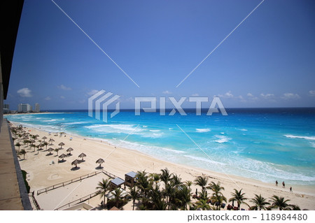 Cancun, Mexico's top resort loved around the world for its blue sea and pure white sand! All-inclusive hotel stay 118984480
