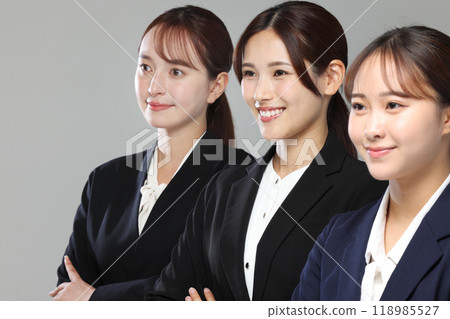 3 business people 3 business people 118985527