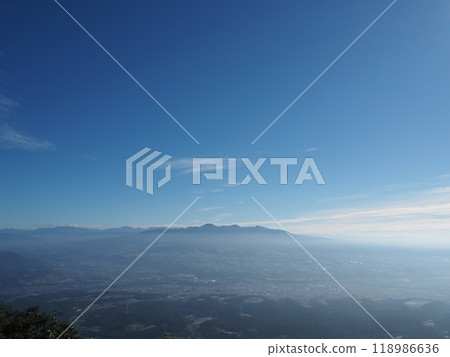 漂浮在晨霧中的赤城山 118986636