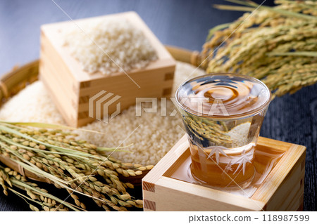 Cold sake Japanese sake image Cold sake Japanese sake image 118987599