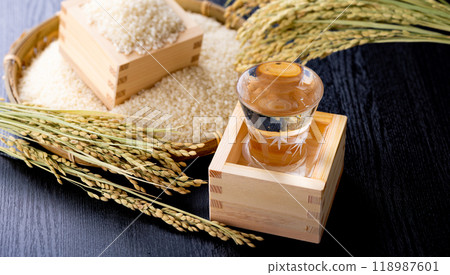 Cold sake Japanese sake image 118987601