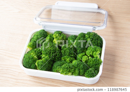 Boiled broccoli for storage 118987645