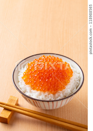 Ikura-rice bowl 118988565