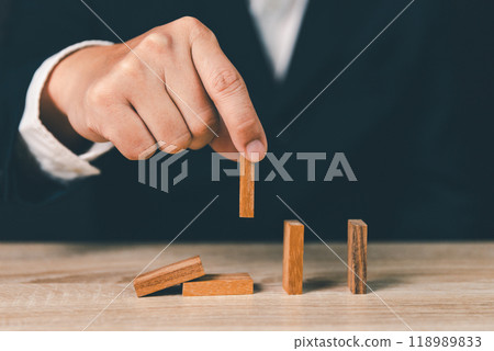 Risk and strategy in business 118989833