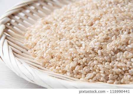 漏勺中的糙米 118990441