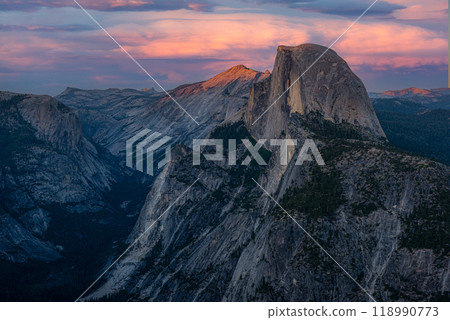 Close up Half Dome, Yosemite National Park 118990773