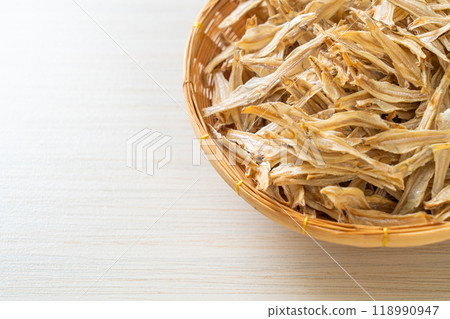 dried small crispy fish dried small crispy fish 118990947