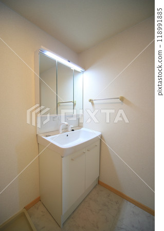 Bathroom  118991885