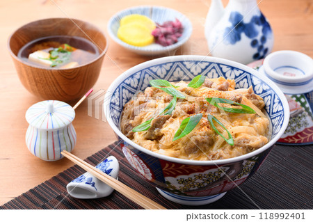 其他碗（牛肉豆腐蓋飯） 118992401
