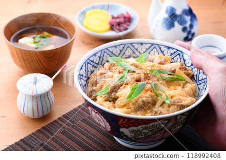Other's rice bowl (beef rice bowl) Other's rice bowl (beef rice bowl) 118992408