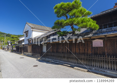 Omihachiman: The charming streets of Shinmachi Street 118994269