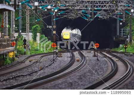 Doctor Yellow passing through Odawara Station 118995093