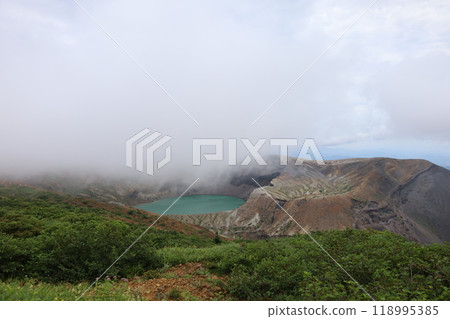 從雲端窺視的藏王、大釜 [日本宮城縣] 118995385