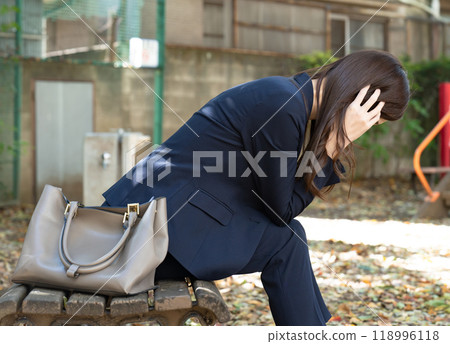 Business woman negative Business woman negative 118996118
