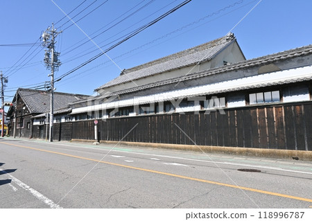 犬山城鎮的街道 118996787