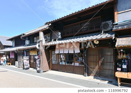 犬山城鎮的街道 118996792