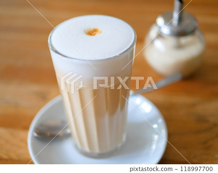 Time to take a break at the cafe 118997700