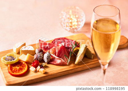 點菜火腿、起司和香檳 118998195