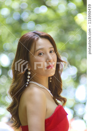 紅蜘蛛百合女性肖像 118998439