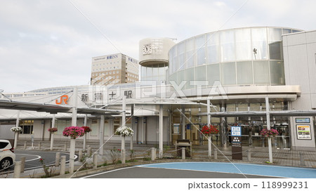 東海道新幹線新富士車站大樓南口入口 東海道新幹線新富士車站大樓南口入口 118999231