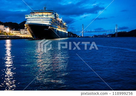 長崎港客船抵達（Westerdam） 水部之森公園夜景燈飾【長崎市】 118999256
