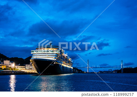 長崎港客船抵達(Westerdam) 水部之森公園夜景燈飾【長崎市】 長崎港客船抵達(Westerdam) 水部之森公園夜景燈飾【長崎市】 118999257