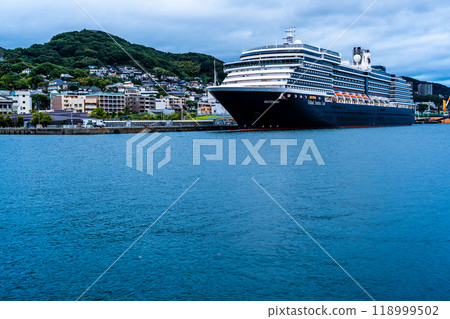 Passenger ship arriving at Nagasaki Port (Westerdam) Evening view from Waterfront Forest Park [Nagasaki City] 118999502