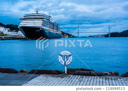 Passenger ship arriving at Nagasaki Port (Westerdam) Evening view from Waterfront Forest Park [Nagasaki City] 118999513