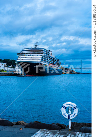 Passenger ship arriving at Nagasaki Port (Westerdam) Evening view from Waterfront Forest Park [Nagasaki City] 118999514