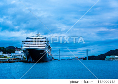 長崎港客船抵達(Westerdam) 從水邊之森公園欣賞日落美景【長崎市】 長崎港客船抵達(Westerdam) 從水邊之森公園欣賞日落美景【長崎市】 118999518