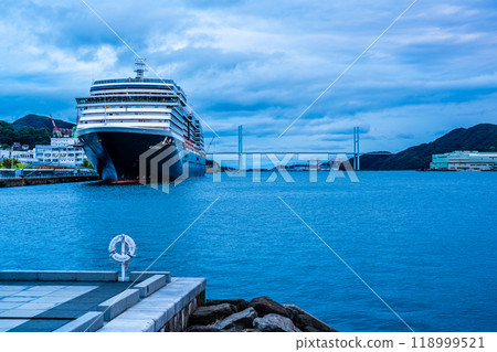 Passenger ship arriving at Nagasaki Port (Westerdam) Evening view from Waterfront Forest Park [Nagasaki City] 118999521