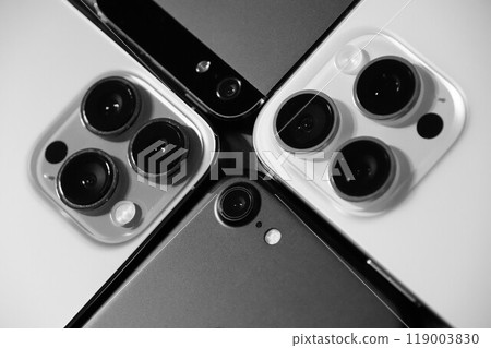 Smartphone camera 119003830