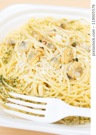 Delicious vongole pasta Delicious vongole pasta 119005576