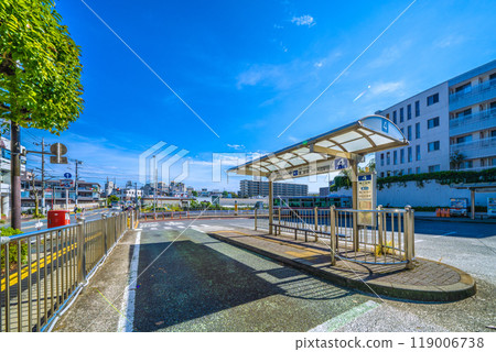 日本川崎的城市景觀,俯瞰東急電鐵梶谷站(背面)、巴士旋轉台等。 日本川崎的城市景觀,俯瞰東急電鐵梶谷站(背面)、巴士旋轉台等。 119006738