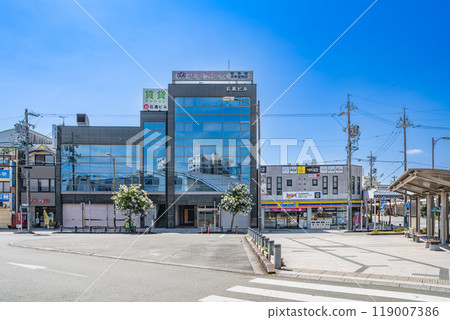 JR豐川車站及名鐵豐川線豐川站週邊的街景（愛知縣） 119007386