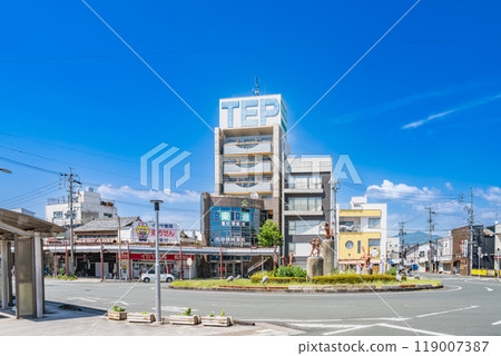 JR豐川車站及名鐵豐川線豐川站週邊的街景（愛知縣） 119007387